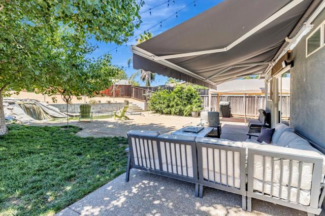 321 Vineyard Drive, San Jose CA: https://media.crmls.org/mediaz/b1fc0ca7-c2c3-4e75-ac51-274ce7c14fbe.jpg