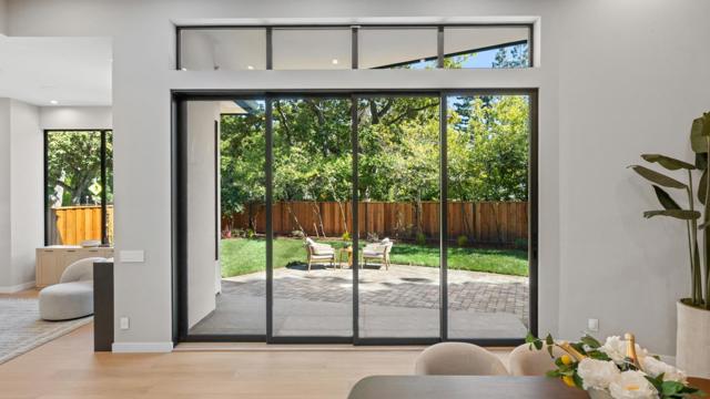 90 Crescent Drive, Palo Alto CA: https://media.crmls.org/mediaz/b1fc70a2-7a33-447c-a1ae-1b28067cc972.jpg