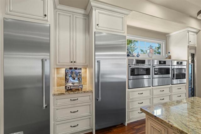 21 Bigleaf Road, Orinda CA: https://media.crmls.org/mediaz/b1fc8954-4b92-44da-8398-b7b0d087a5f6.jpg