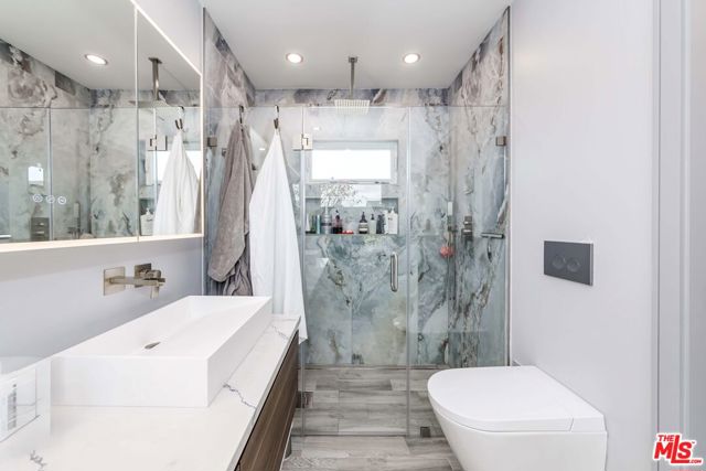 5524 W 122nd Street, Hawthorne CA: https://media.crmls.org/mediaz/b1fc8eef-71b4-48bd-91a5-934ef157b77b.jpg
