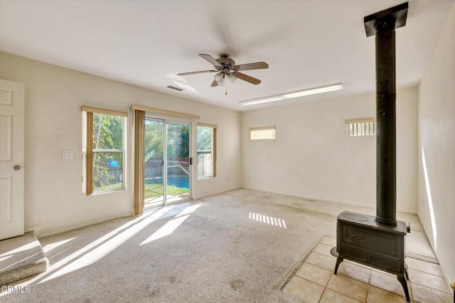 Detail Gallery Image 10 of 49 For 3942 Los Olivos Ln, Glendale,  CA 91214 - 3 Beds | 2 Baths