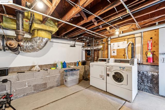 2714 Ave, Berkeley CA: https://media.crmls.org/mediaz/b1fdb7db-f76d-43d9-89e5-3c0133d369c4.jpg