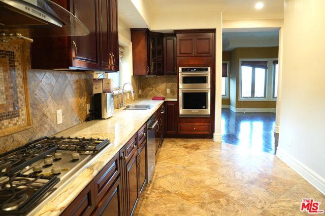 4212 Don Alanis Place, Los Angeles CA: https://media.crmls.org/mediaz/b1fdc78b-46d3-4d53-80d9-2b3c7b2add40.jpg