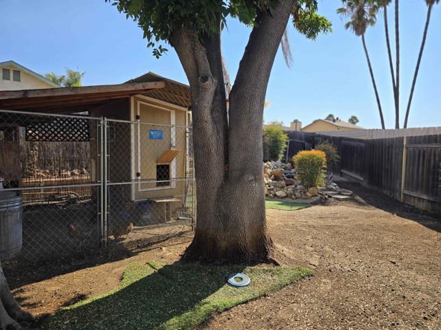 9690 Bundy Drive, Santee CA: https://media.crmls.org/mediaz/b1fde905-3284-4cfd-9674-ebbacc6782c4.jpg