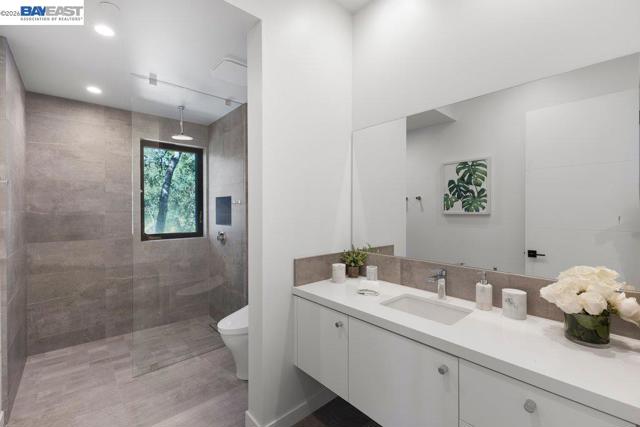 Image 49 of 60 For 2525 Biltmore Dr