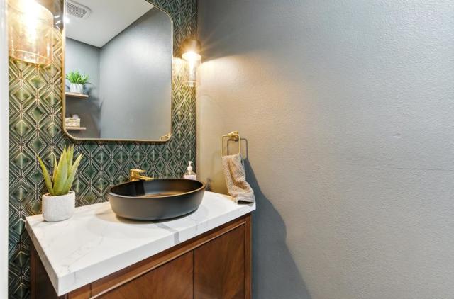 735 Georgetown Place, Gilroy CA: https://media.crmls.org/mediaz/b1fe73fa-39f1-4871-b5cd-517a036646cd.jpg