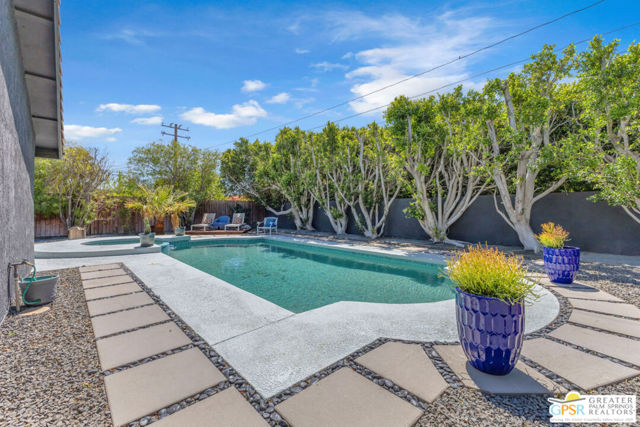 67795 Medano Road, Cathedral City CA: https://media.crmls.org/mediaz/b1fe8657-900d-4054-bc87-8c1d23993856.jpg