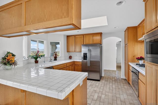 13804 Chaparral Terrace, Valley Center CA: https://media.crmls.org/mediaz/b1fea152-477a-48d7-b331-f96cd406881d.jpg