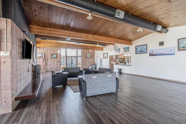3015 E Bayshore Road, Redwood City CA: https://media.crmls.org/mediaz/b1ff10d0-61ae-4de6-bf40-de92934b6d72.jpg