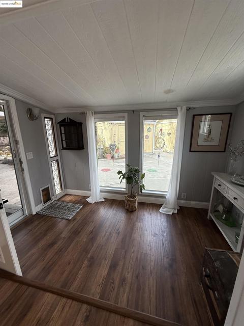 2821 Ponderosa Drive, Concord CA: https://media.crmls.org/mediaz/b1ff3342-dda9-44e4-b505-3d586f428723.jpg