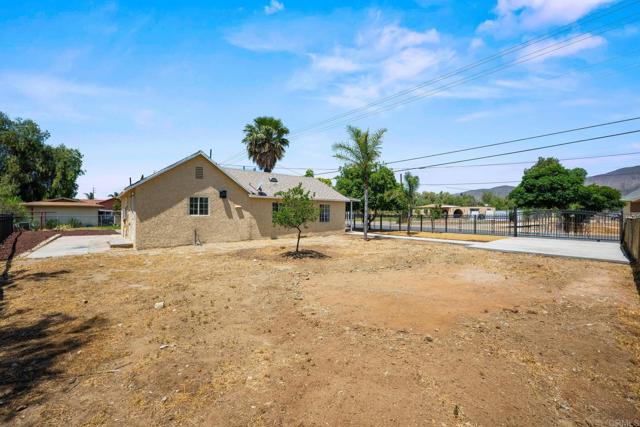 Detail Gallery Image 21 of 33 For 7080 Valley Way, Jurupa Valley,  CA 92509 - 3 Beds | 2 Baths