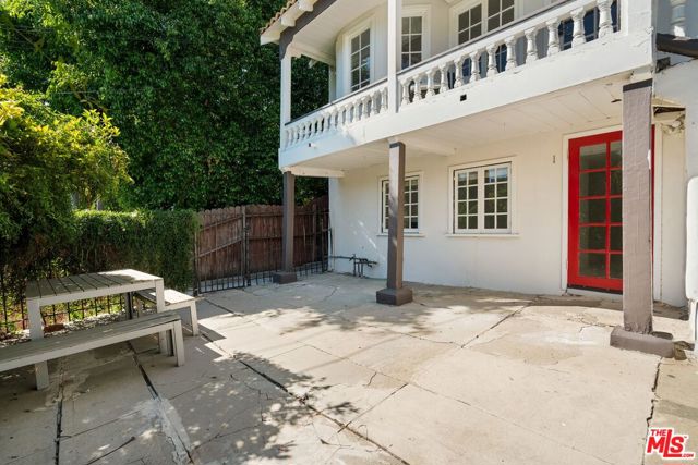 2165 Valentine Street, Los Angeles CA: https://media.crmls.org/mediaz/b1ff570b-8e85-4752-b6ae-123353652667.jpg
