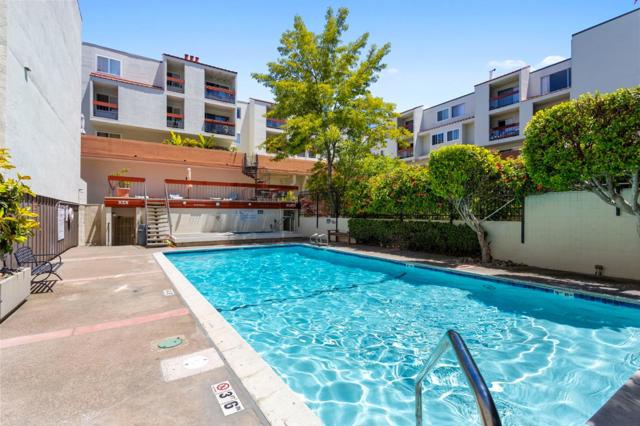 288 Whitmore Street, Oakland CA: https://media.crmls.org/mediaz/b1fff13d-4163-4176-b421-303adfde811c.jpg