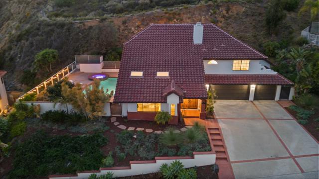 5838 Yokohama Ct, San Diego CA: https://media.crmls.org/mediaz/b200278e-6345-4ad1-8a4e-812b29a60999.jpg