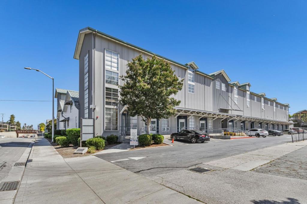 1777 Lafayette Street #105