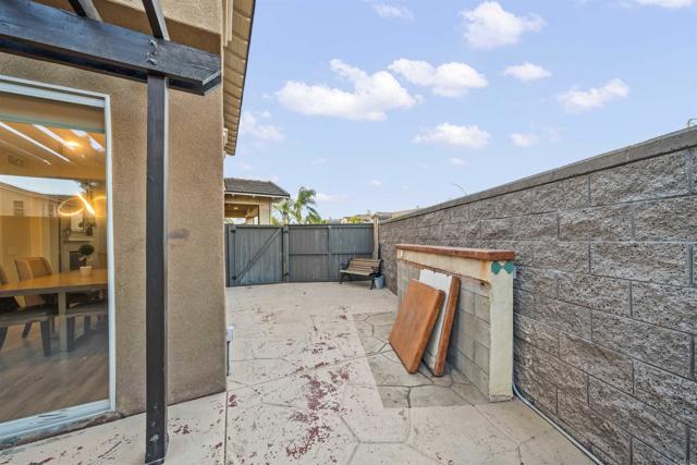 2194 Honeybee Street, Chula Vista CA: https://media.crmls.org/mediaz/b2006563-096e-4aa6-b0fa-e3ad8128e723.jpg