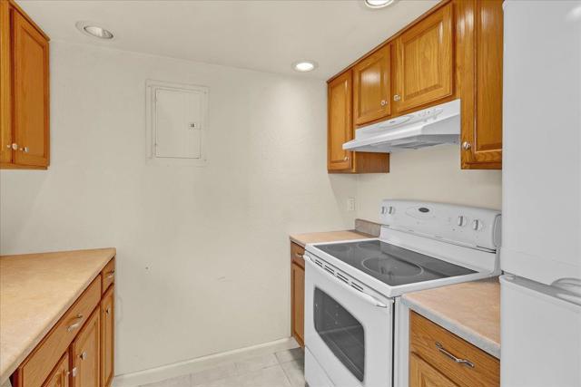 3137 Seacrest Avenue, Marina CA: https://media.crmls.org/mediaz/b200ffab-f41a-46e5-a2ab-fa2cd144460f.jpg