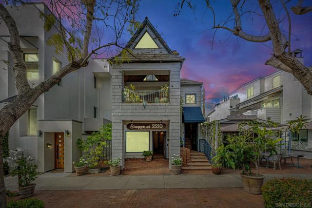 2210 Avenida De La Playa, La Jolla CA: https://media.crmls.org/mediaz/b201044a-3901-423f-afcf-b324a76c4469.jpg