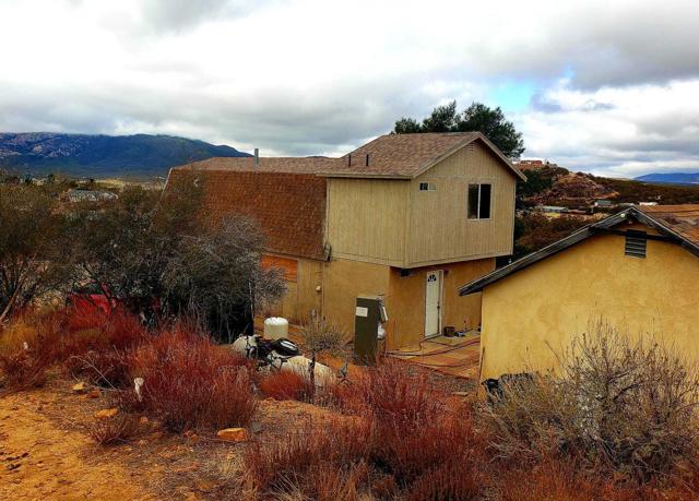 38400 Fischer N Road, Anza CA: https://media.crmls.org/mediaz/b2025cb9-6ae6-4e94-8357-edc2c0016040.jpg