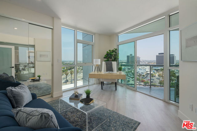 13600 Marina Pointe Drive, Marina del Rey CA: https://media.crmls.org/mediaz/b202b7c3-bf6a-445f-a618-5ea565b6b219.jpg
