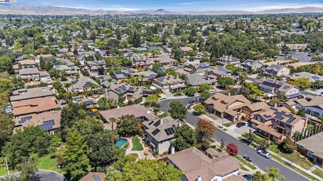 2461 Ancona Cir, Livermore CA: https://media.crmls.org/mediaz/b202ec0c-6027-4cd7-a82e-7cf53becb0c5.jpg