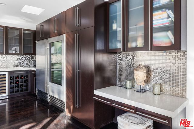 1415 Summitridge Drive, Beverly Hills CA: https://media.crmls.org/mediaz/b20326b3-5d61-4460-aada-af1959827c88.jpg
