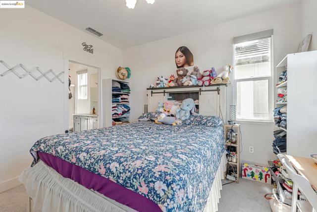 2281 Garden Farms Ave, Lathrop CA: https://media.crmls.org/mediaz/b203398c-8031-4cb5-a21e-b0d3aa6be825.jpg
