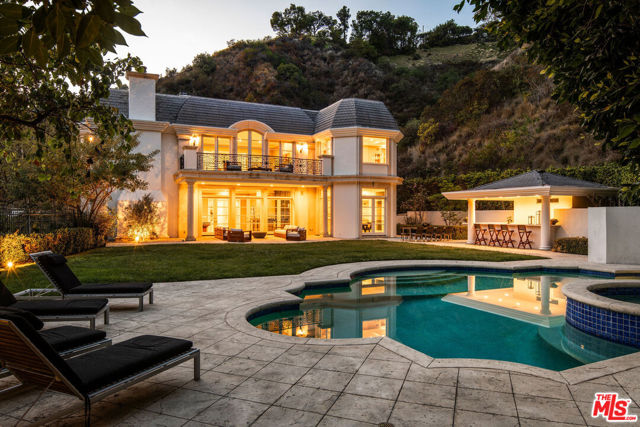 10509 Vestone Way, Los Angeles CA: https://media.crmls.org/mediaz/b2050d41-ea77-4939-89af-371e28a3ba45.jpg