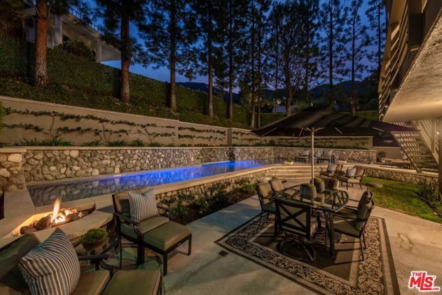 17765 Camino De Yatasto, Pacific Palisades CA: https://media.crmls.org/mediaz/b20525f0-321f-4f68-9de7-0a52ec2c84e6.jpg