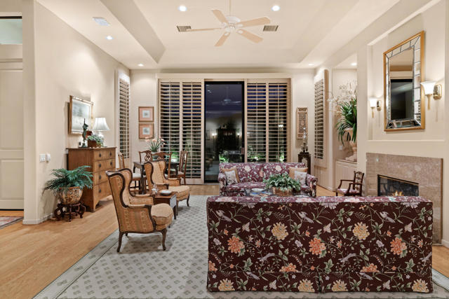 900 Dogwood Circle E, Palm Springs, CA 92264