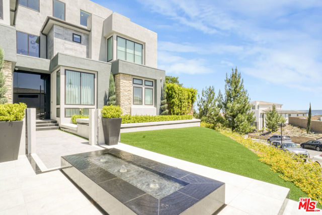 20472 W Windsor Lane, Porter Ranch CA: https://media.crmls.org/mediaz/b20569a5-ee1f-4dba-9432-766322d20da7.jpg