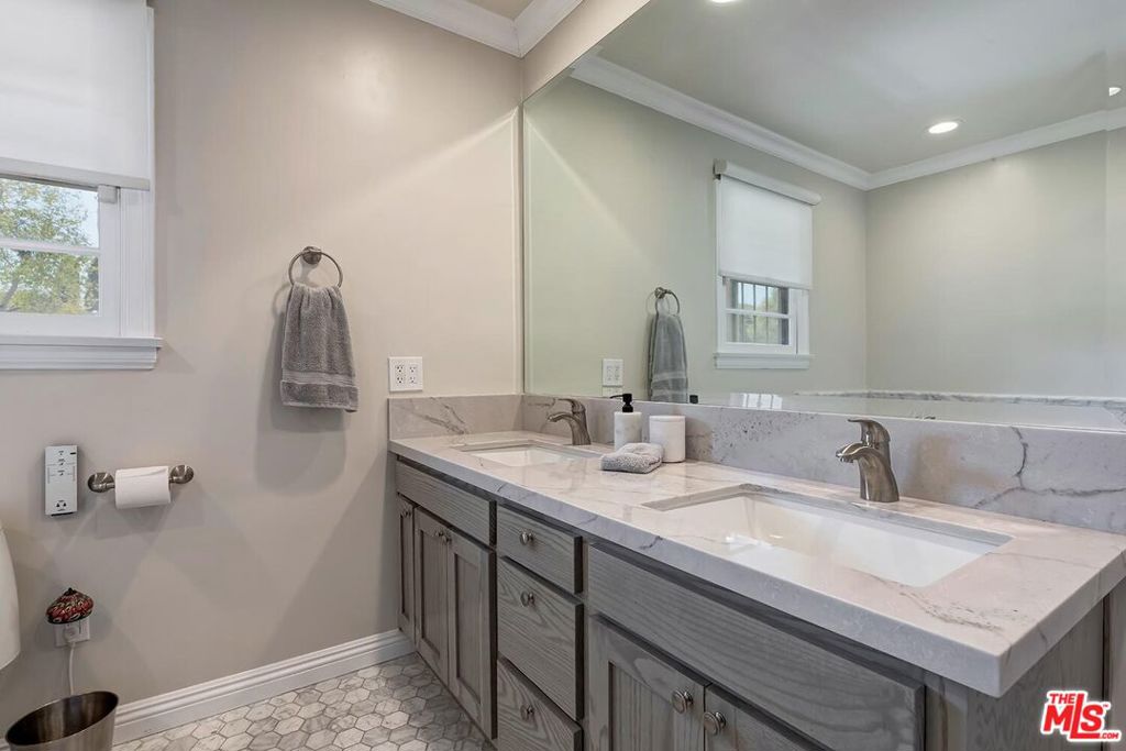 MLS #25602747 image #26