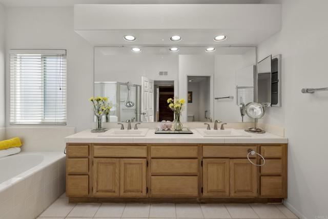 4963 Lamia way, Oceanside CA: https://media.crmls.org/mediaz/b205c603-4a77-4b25-a49e-9bf3d95655a3.jpg