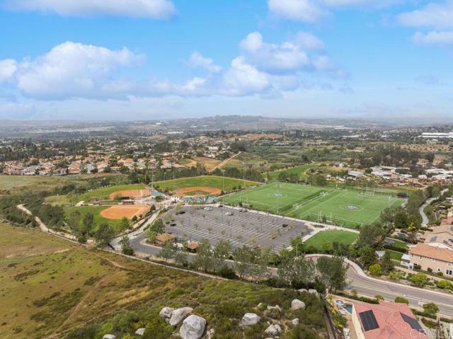 Detail Gallery Image 59 of 69 For 1763 Laurelwood Way, Oceanside,  CA 92057 - 3 Beds | 2/1 Baths