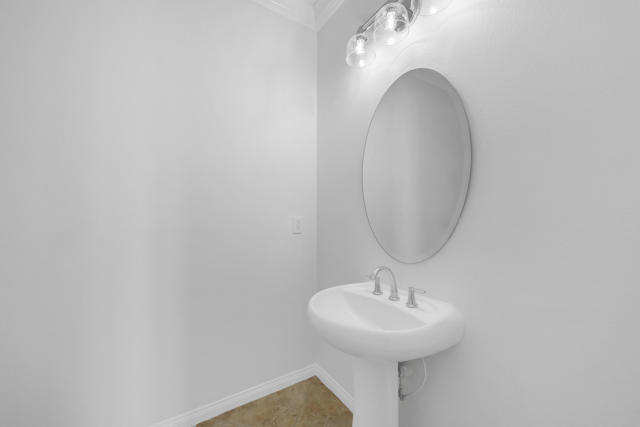 81800 Eagle Claw Drive, La Quinta CA: https://media.crmls.org/mediaz/b2078f59-9d1f-4b51-8fc2-f401c59baddb.jpg