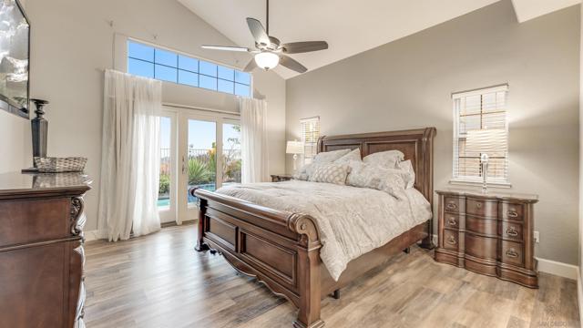 2352 Rock Crest Gln, Escondido CA: https://media.crmls.org/mediaz/b2080af6-3249-465a-91e0-e0f255b76918.jpg
