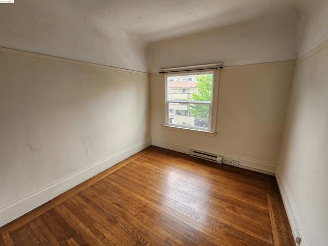 Image 3 of 21 For 1546 Alice Street