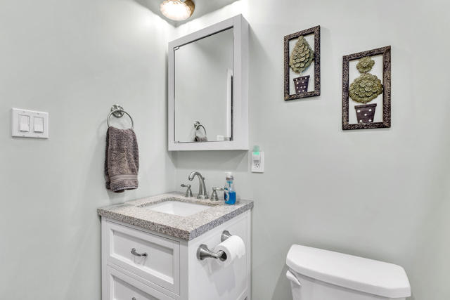 53340 Idyllbrook Drive, Idyllwild CA: https://media.crmls.org/mediaz/b20ad0fd-996f-4c0a-9748-595ac1324307.jpg
