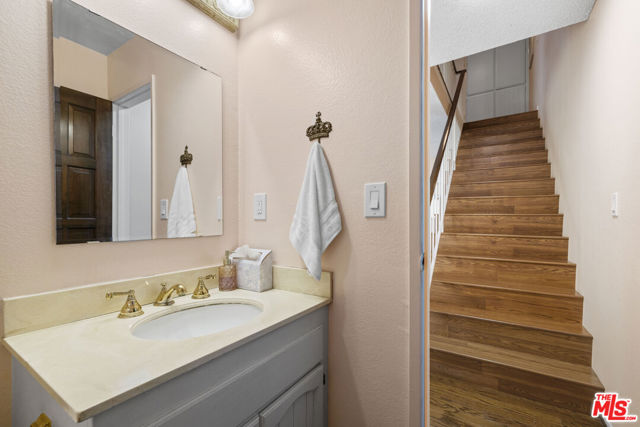 2701 Voorhees Avenue, Redondo Beach, California 90278, 2 Bedrooms Bedrooms, ,2 BathroomsBathrooms,Residential,For Sale,Voorhees,25578941