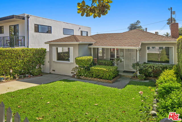 3471 Beethoven Street, Los Angeles CA: https://media.crmls.org/mediaz/b20c3346-cc36-4232-bab6-f9922856ab1c.jpg