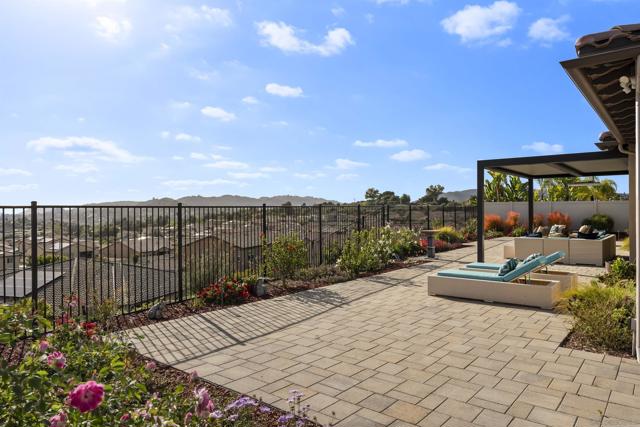 1417 Apex Place, Escondido CA: https://media.crmls.org/mediaz/b20cd3ec-fe42-40e9-b4fa-5b13746179b3.jpg