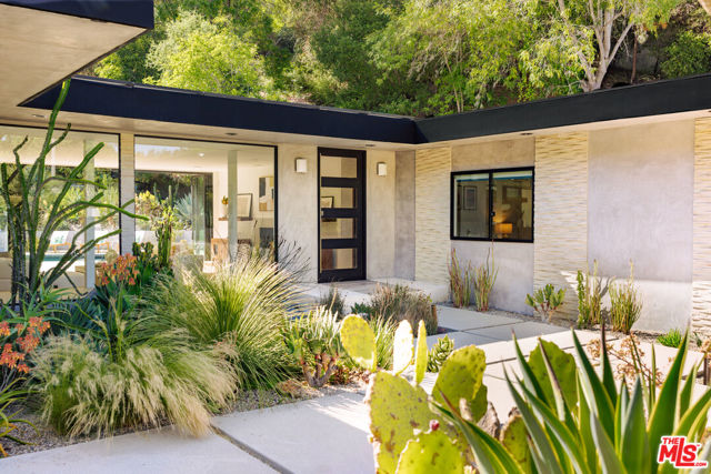 9991 Liebe Drive, Beverly Hills CA: https://media.crmls.org/mediaz/b20d96a3-11a6-4161-b724-b8c08b32d556.jpg