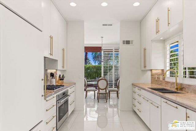 47392 Jadida Avenue, Palm Desert CA: https://media.crmls.org/mediaz/b20dc80d-6f49-42e4-8040-ba299211991e.jpg