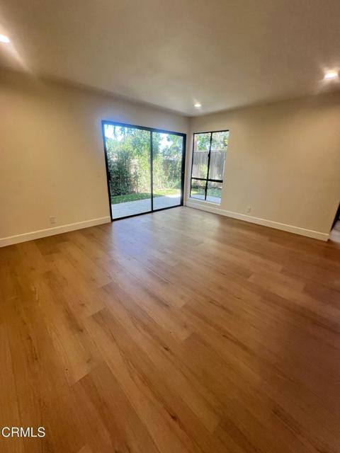 Detail Gallery Image 12 of 34 For 889 Shadow Lake Dr, Thousand Oaks,  CA 91360 - 3 Beds | 2/1 Baths