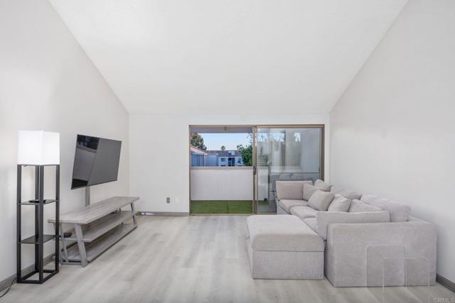 Detail Gallery Image 5 of 27 For 6214 Agee St #34,  San Diego,  CA 92122 - 2 Beds | 1/1 Baths