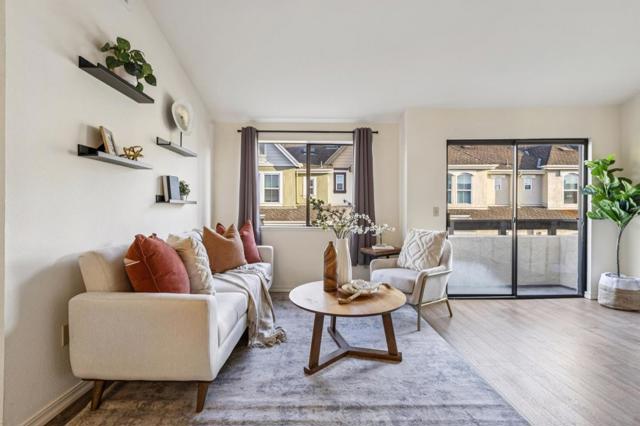 711 S Bayshore Boulevard, San Mateo CA: https://media.crmls.org/mediaz/b20fe22f-cb91-48e0-b467-2e586219e6bc.jpg