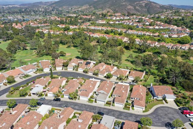 1523 Camino Linda Drive, San Marcos CA: https://media.crmls.org/mediaz/b2102c80-04a5-416c-8d78-7d39836e57df.jpg