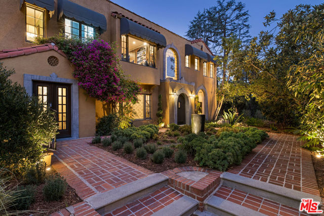 540 Mount Washington Drive, Los Angeles CA: https://media.crmls.org/mediaz/b2105b10-cdd2-48fd-afac-0ee73589afcd.jpg