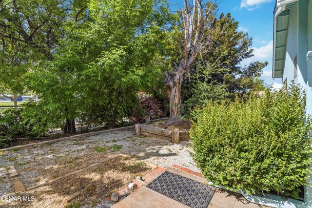 5506 Aurelia Street, Simi Valley CA: https://media.crmls.org/mediaz/b210d4ef-c4ad-4d1b-a6ce-2124701b02f8.jpg