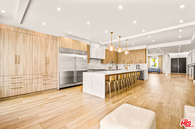 535 N Formosa Avenue, Los Angeles CA: https://media.crmls.org/mediaz/b210ee2c-1351-41ec-b116-26b770948892.jpg